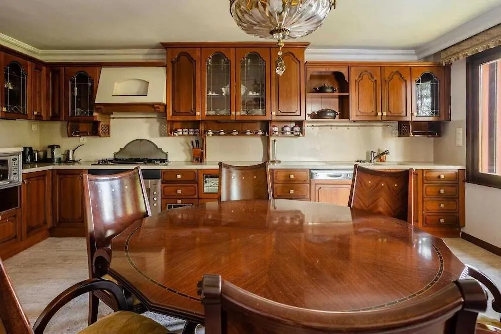 Ueskuedar Villa فيلا مطلة على البحر في اسكودار Istanbul